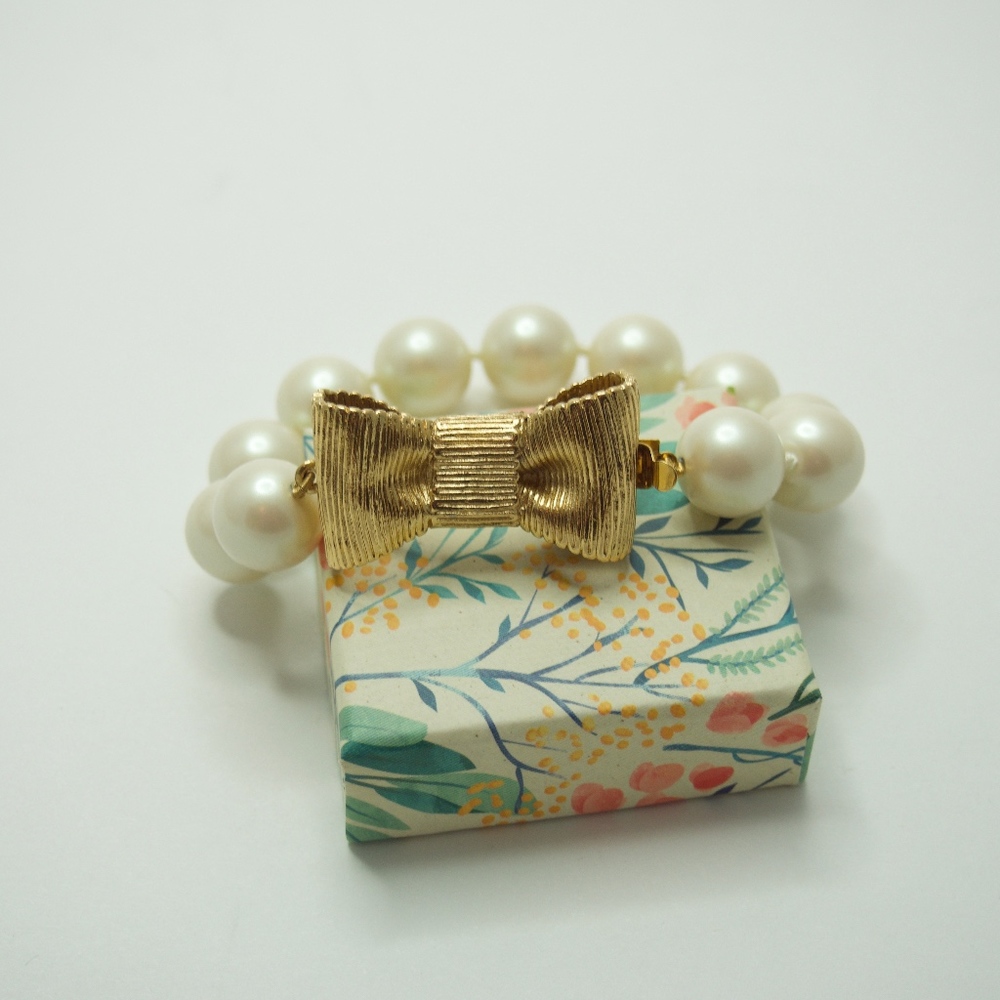 Kate Spade All Wrapped Up Bow Pearl Bracelet- NWOT